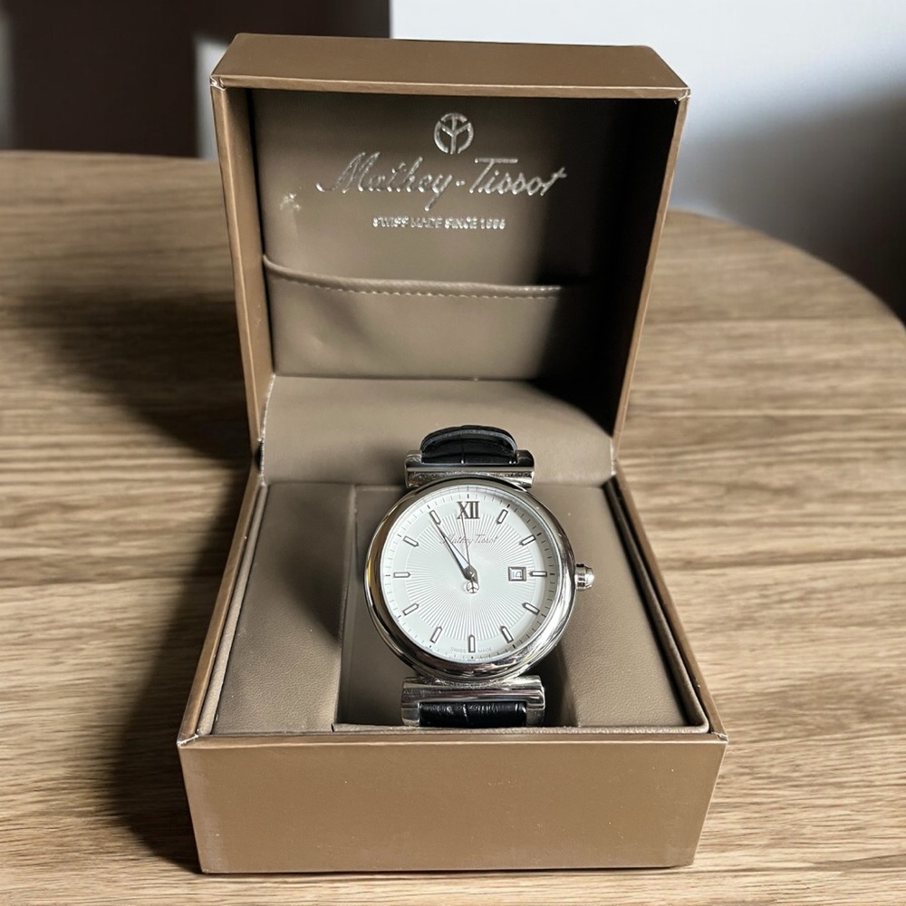 Mathey-Tissot Swiss Mens Classic Dress Watch with Black Leather Band